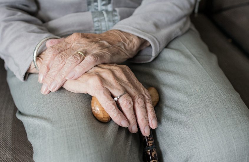 Światowy Dzień seniora – problemy starszych ludzi